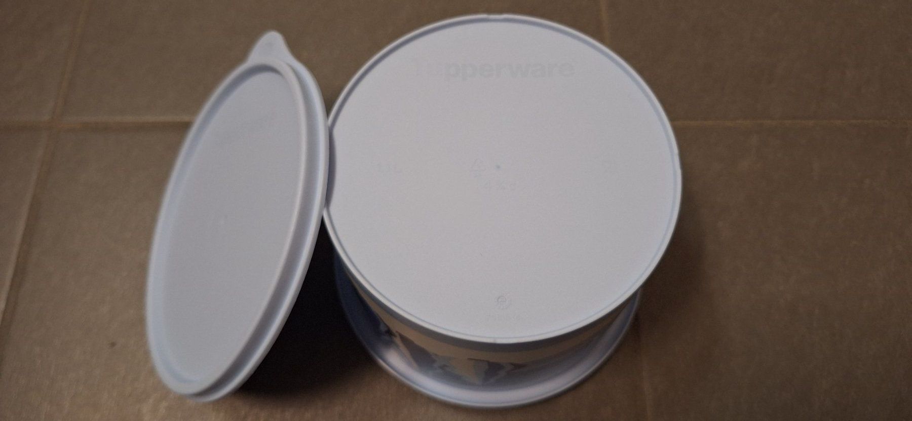 Tupperware Contenitori & Simili: Tupperware, Cubix rond, Noël, 1,1l – Nuovo e nell'imballaggio originale da Lussery-Villars venduto da pousinete02 3