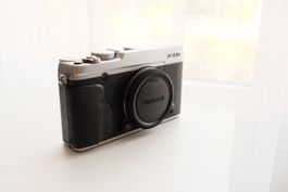 Fuji X-E2s Body, gut erhalten