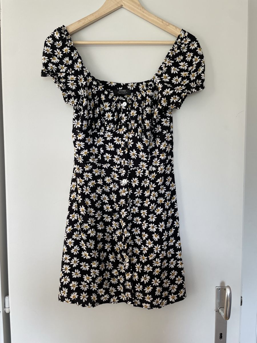 Bershka Vestiti: Kurzes Sonnenblumen Kleid – Usato da Toffen venduto da jes_76l5