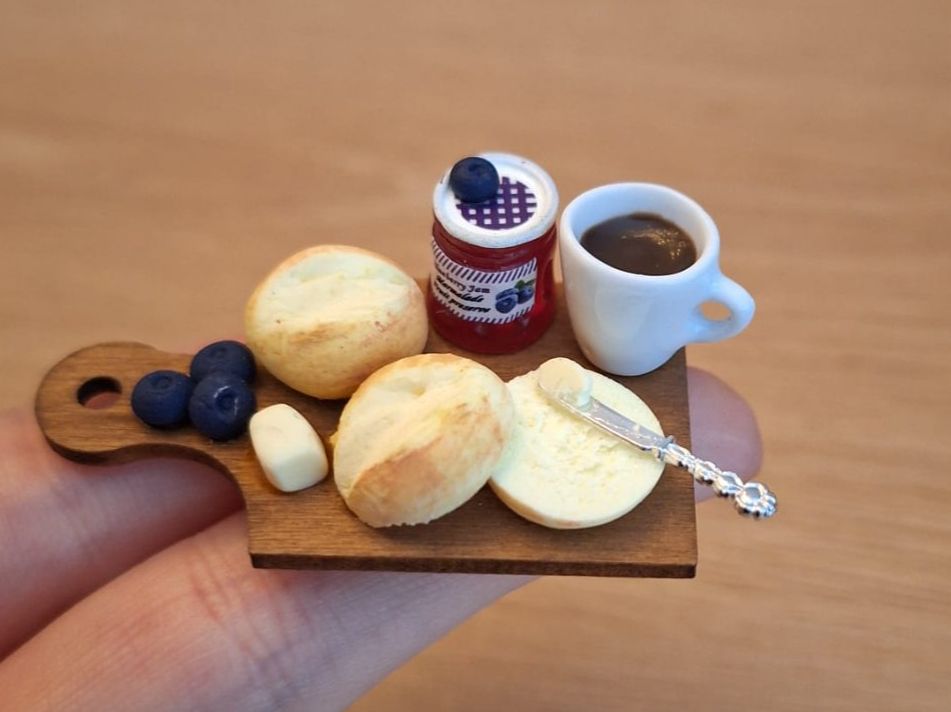 Case e mobili per bambole: Handmade Frühstücksbrett – Nuovo (secondo la descrizione) da Zürich venduto da HandmadeTinyFood 4