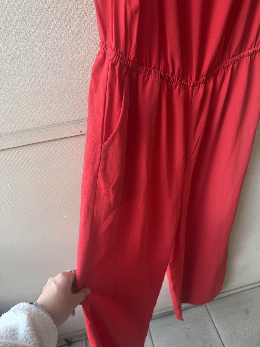 Replay Tute: Vila Red Jumpsuit, Size 36, Summer Ready! Chic & Comfy – Usato da Zürich venduto da lad_lv9c 1