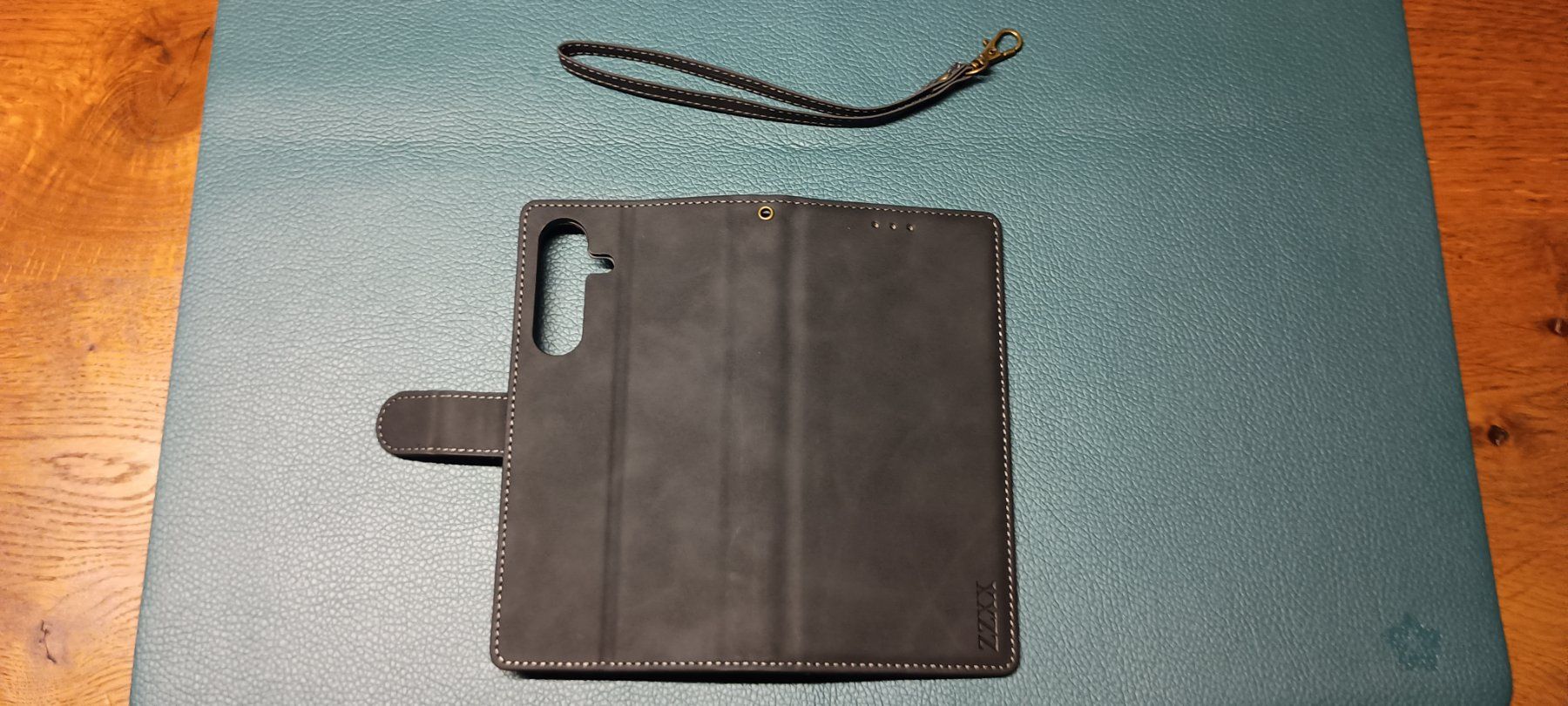 Samsung Cover & Protezioni schermo: Magnetisches Flip-Handycase – Nuovo e nell'imballaggio originale da Sarmenstorf venduto da posser11 1