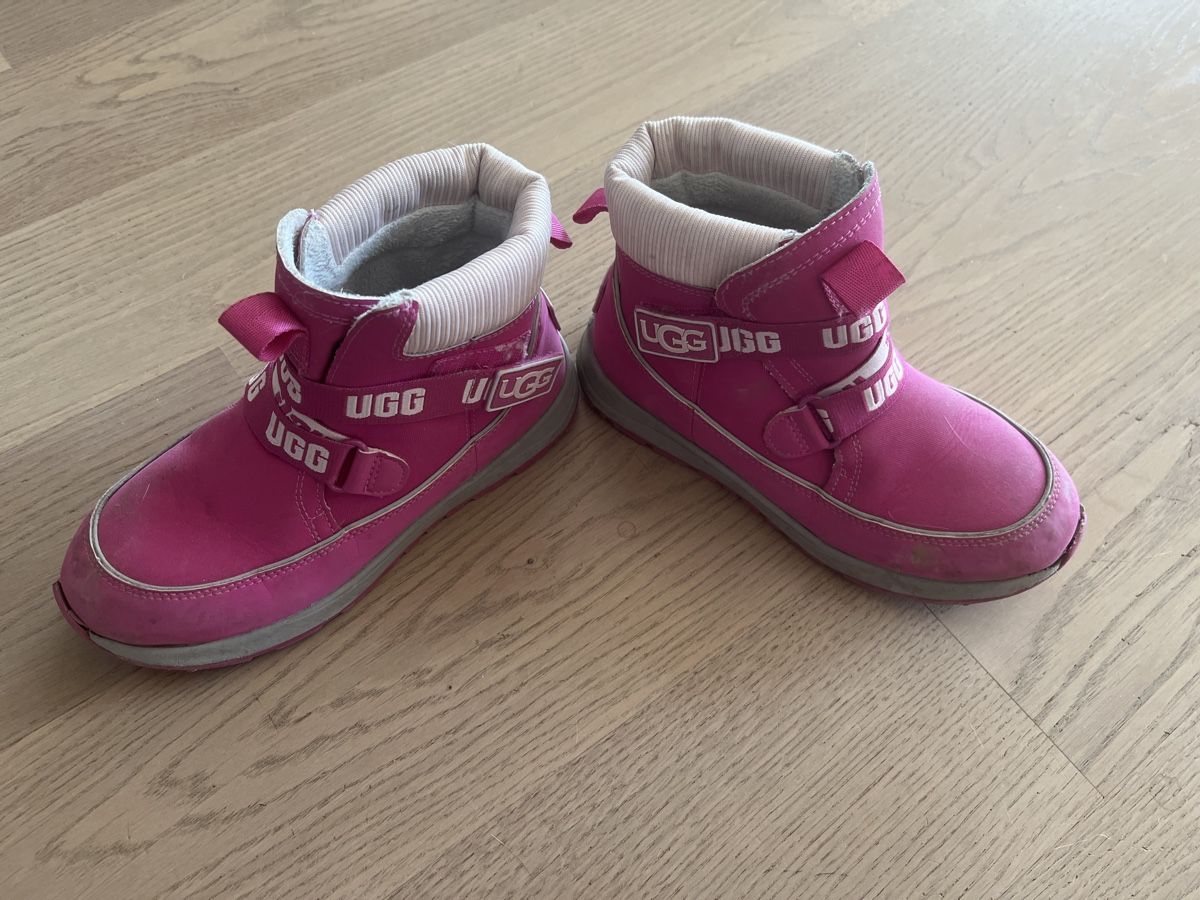 Ugg Scarpe per ragazze: UGG Winter Boot Gr. 33.5 – Usato da Brütten venduto da Aerox82 2