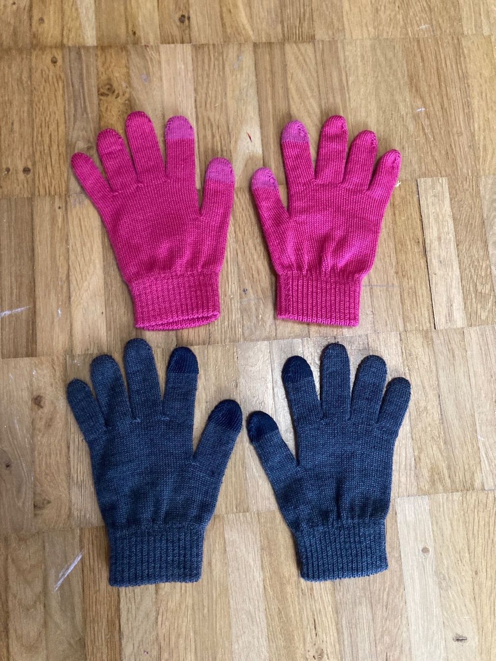 Guanti & manicotti: Kinder Handschuhe mit Touchscreen Funktion grau & pink – Nuovo (secondo la descrizione) da Thun venduto da Vans_98 1
