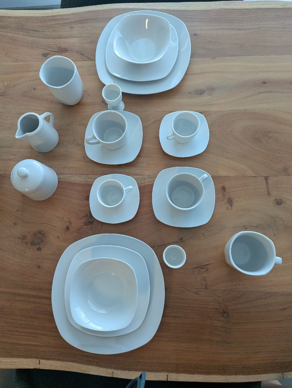 Set di piatti: Geschirrset (vollständig, 62-teilig) – Nuovo (secondo la descrizione) da Schlieren venduto da cla_wxj2 2
