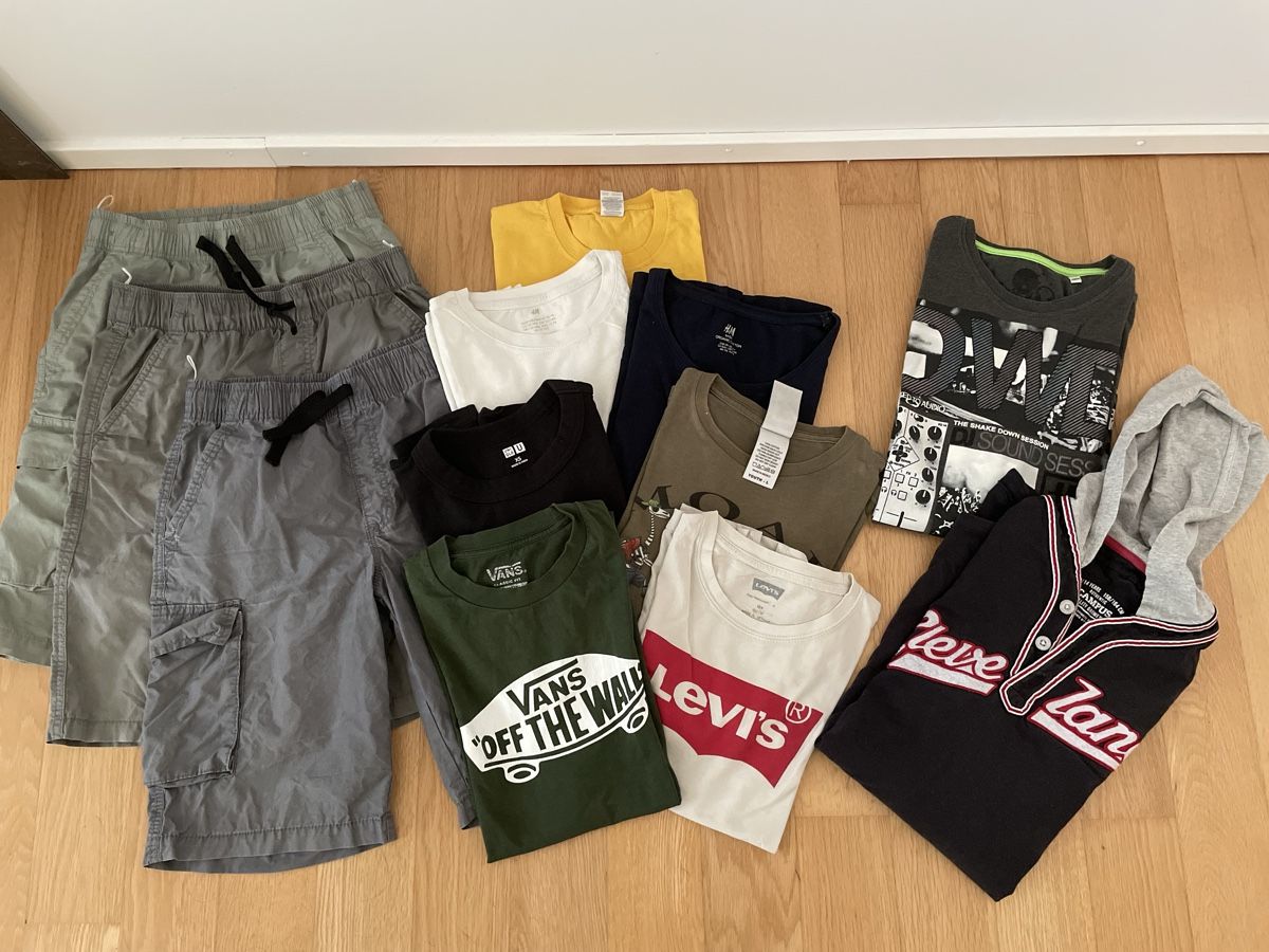 Lotti & Set di vestiti: Kleiderpacket Jungen, Grösse 140-164 – Usato da Allschwil venduto da DoRo7