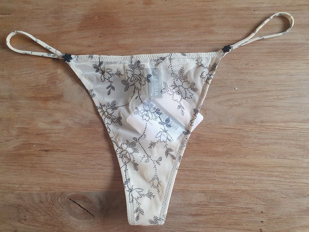 La Perla String 42 (Neu und originalverpackt) in Grandval für CHF 6.95 ...