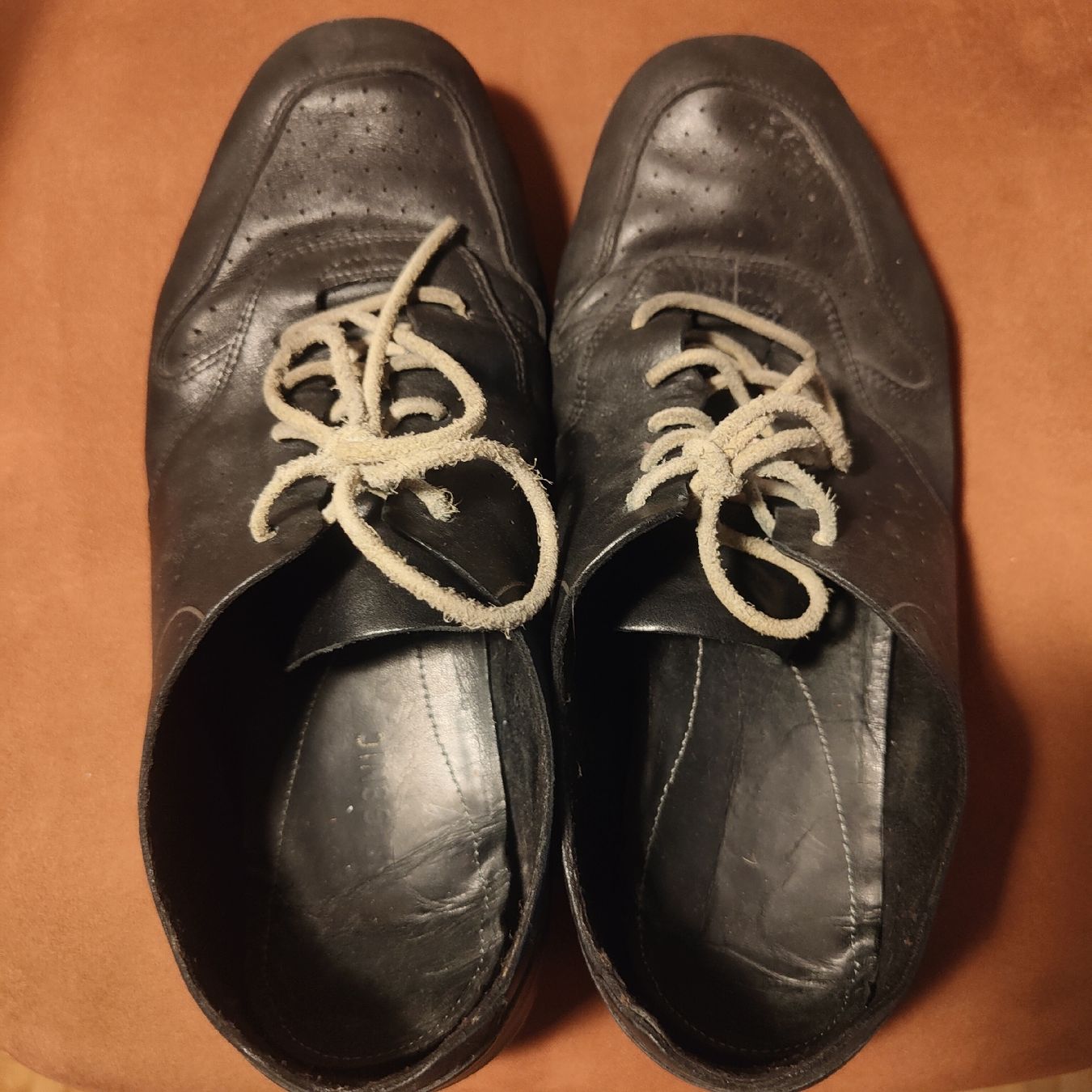 Scarpe da uomo: Schwarze Lederschuhe Gr. 40 von Clarks – Usato da Hinwil venduto da her_2t5p
