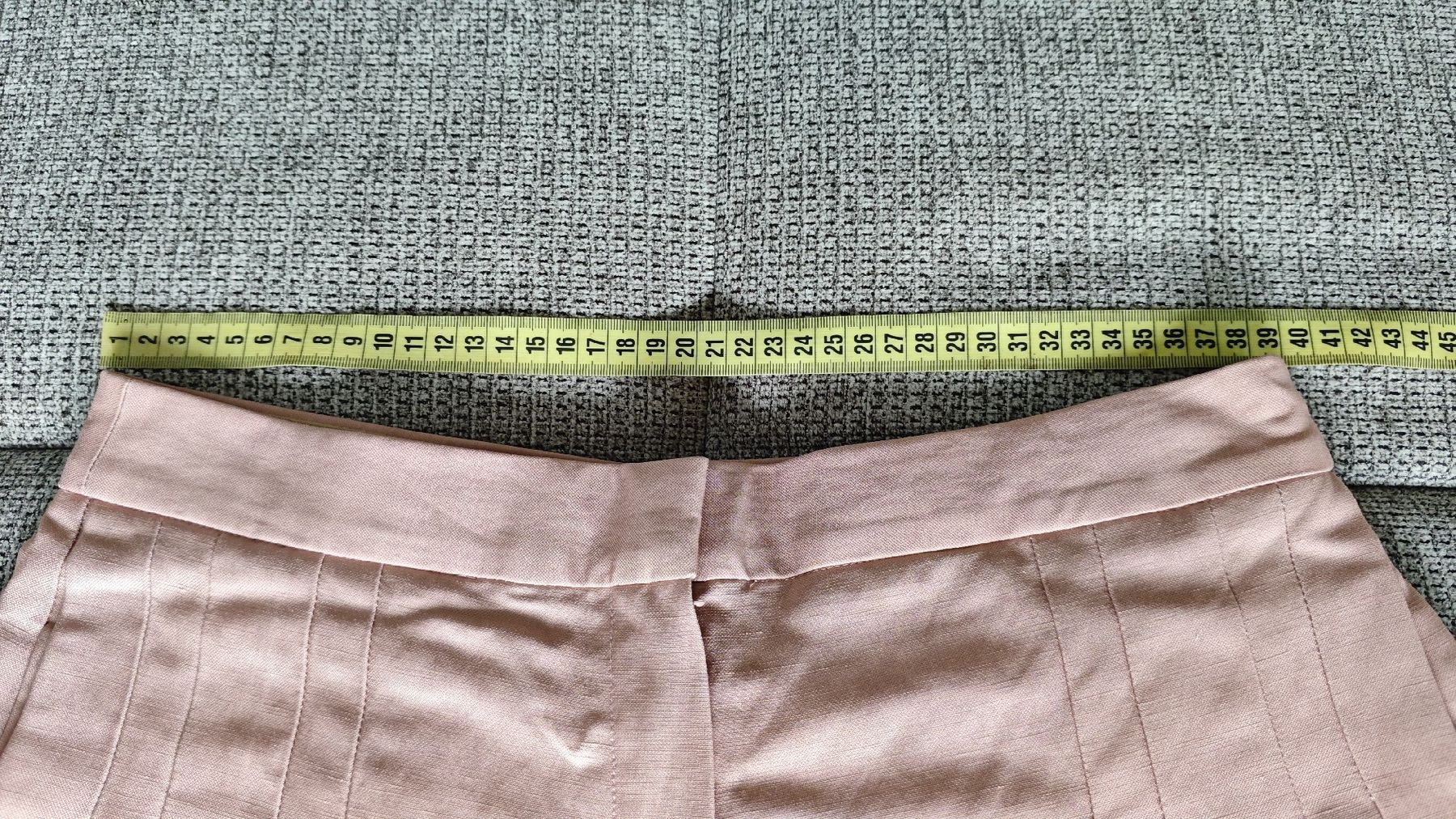 Massimo Dutti Pantaloni: Massimo Dutti Shorts, size 40, pleated, Summer Ready! – Nuovo (secondo la descrizione) da Zürich venduto da alu_dzr7 3