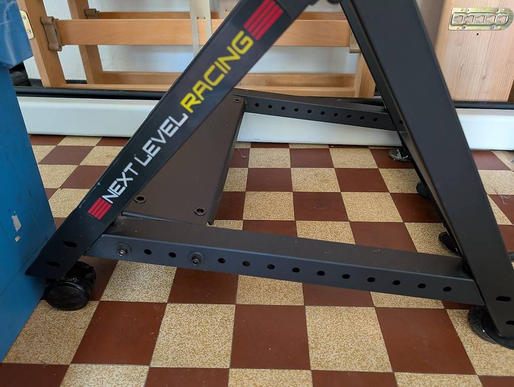 Altro in Decorazioni & Accessori: Next Level Racing Wheel Stand - Rennsimulator - Sim Racing – Usato da Kriens venduto da Sven3991 1