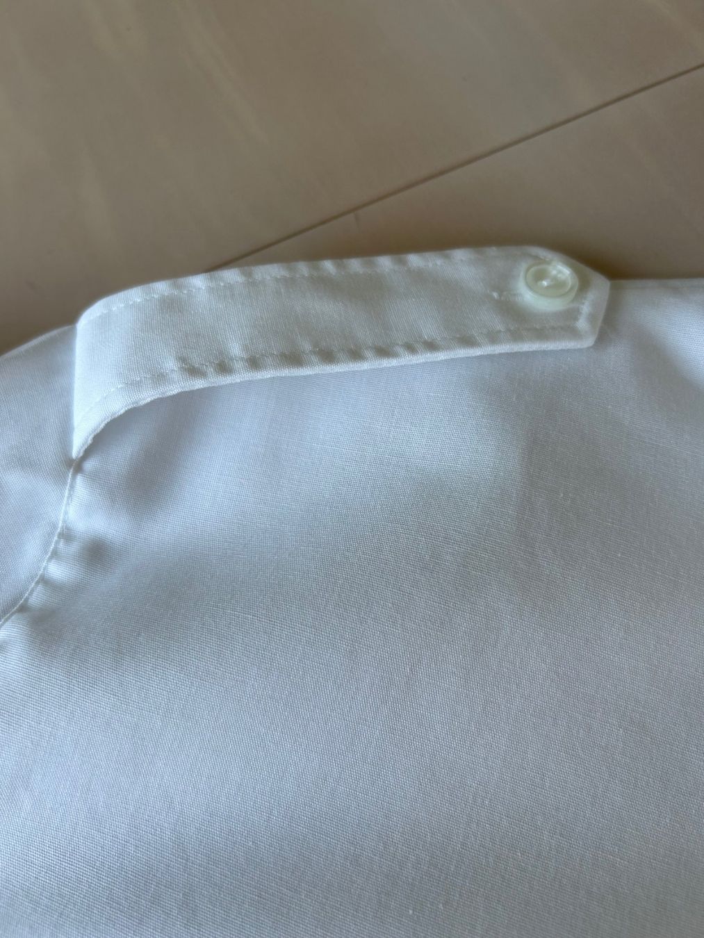 Akris Camicette: Bluse in Gr.52, weiss – Usato da Russikon venduto da Pebblybeach 3