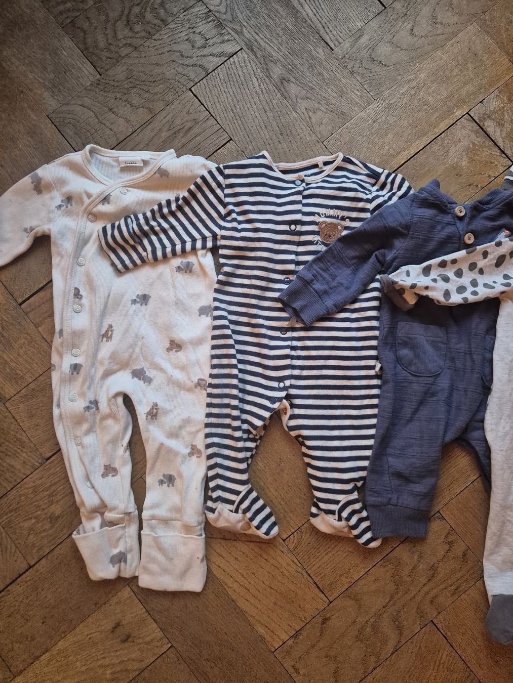 Lotti & Set di vestiti: 4x neuwertige & süsse Strampler Gr. 62 – Usato da Zürich venduto da taisli1 1
