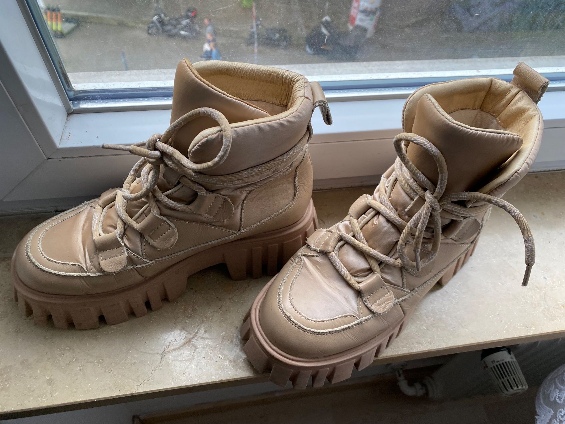 Damenschuhe: leder sneaker 39(24,5) – Gebraucht aus Bern von ann_2ygd 9