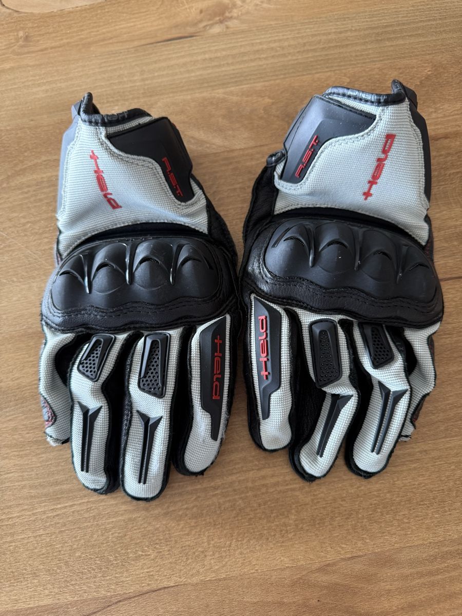 Held Guanti & manicotti: Motorradhandschuhe Held Grösse M/9 Leder Textil schwarz – Usato da Gränichen venduto da Tessin1