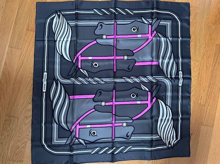 Hermès Carré 90 Quadrige Grau/Pink NEU
