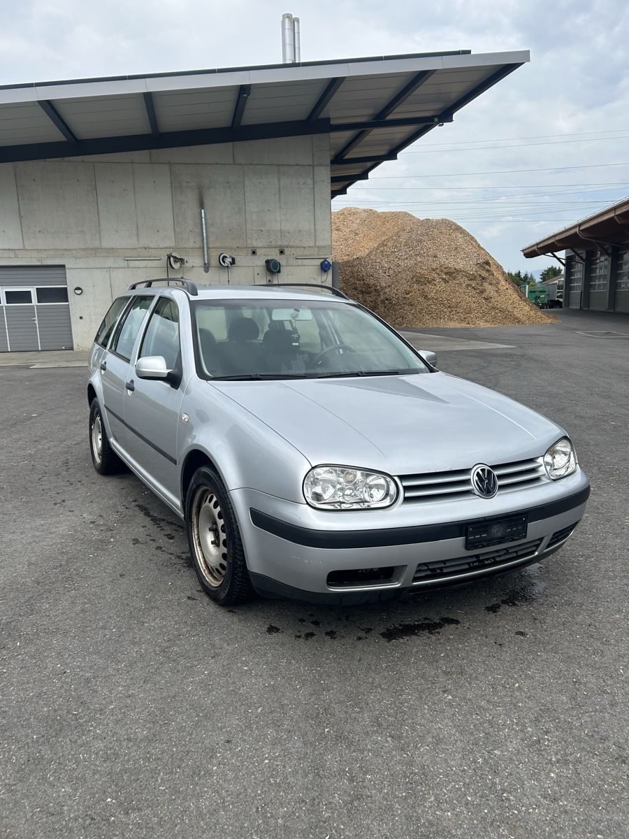 Automobili: VW Golf Variant 1.6 – Difettoso da Mattstetten venduto da Janick12