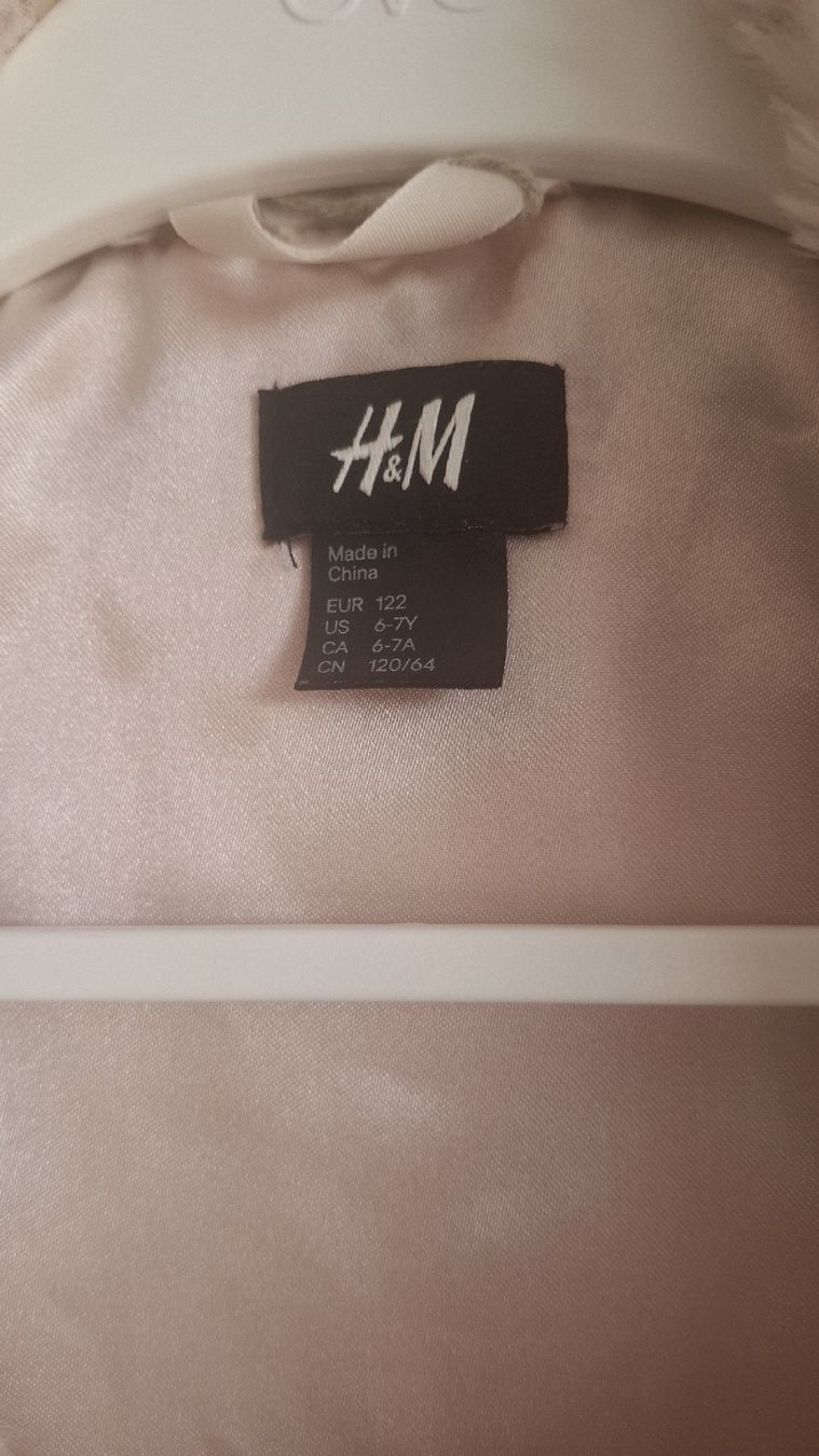 H&M Giacche & Cappotti: Kinder Jacke H&M Grösse 122 – Usato da Wäldi venduto da Fergiu 1