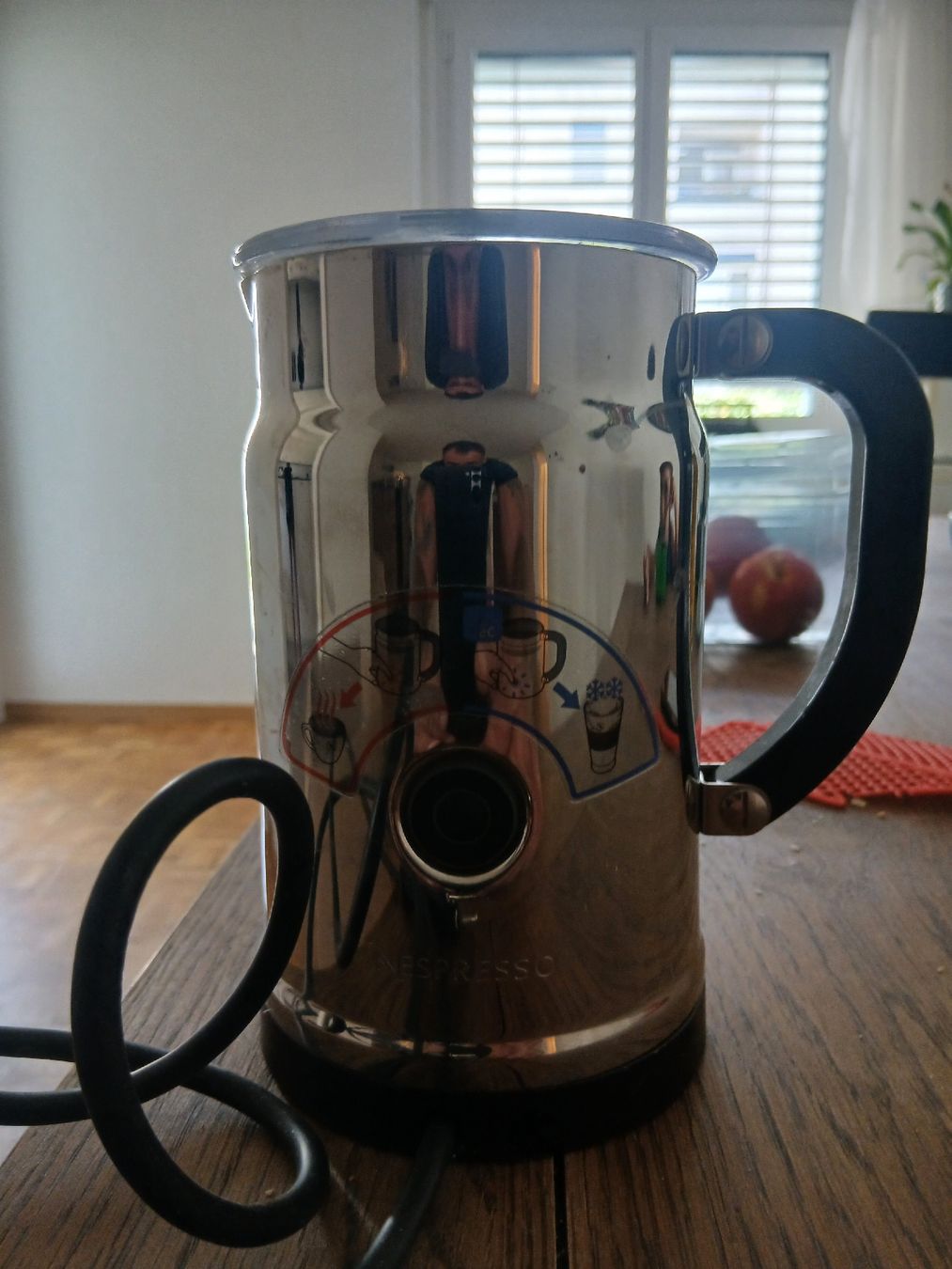 Recipients et similaires: Milchschäumer Nespresso Neu  – Neuf (Voir description) à Horw par Manu2802 1