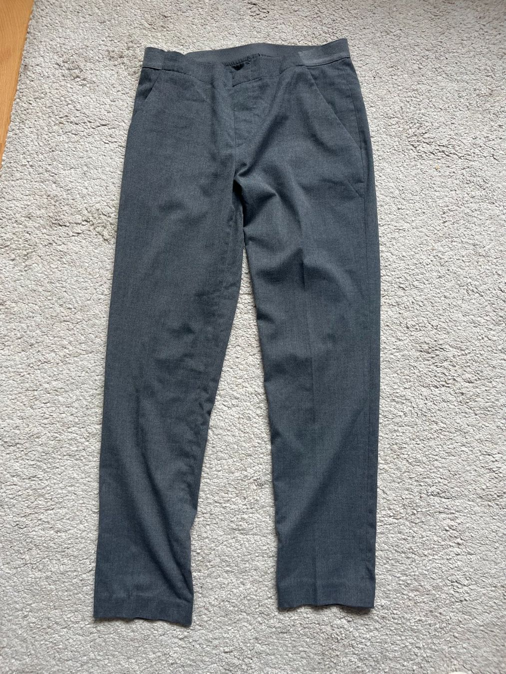 Pantaloni: Uniqlo Gray Pants – Usato da Basel venduto da das_7wzs
