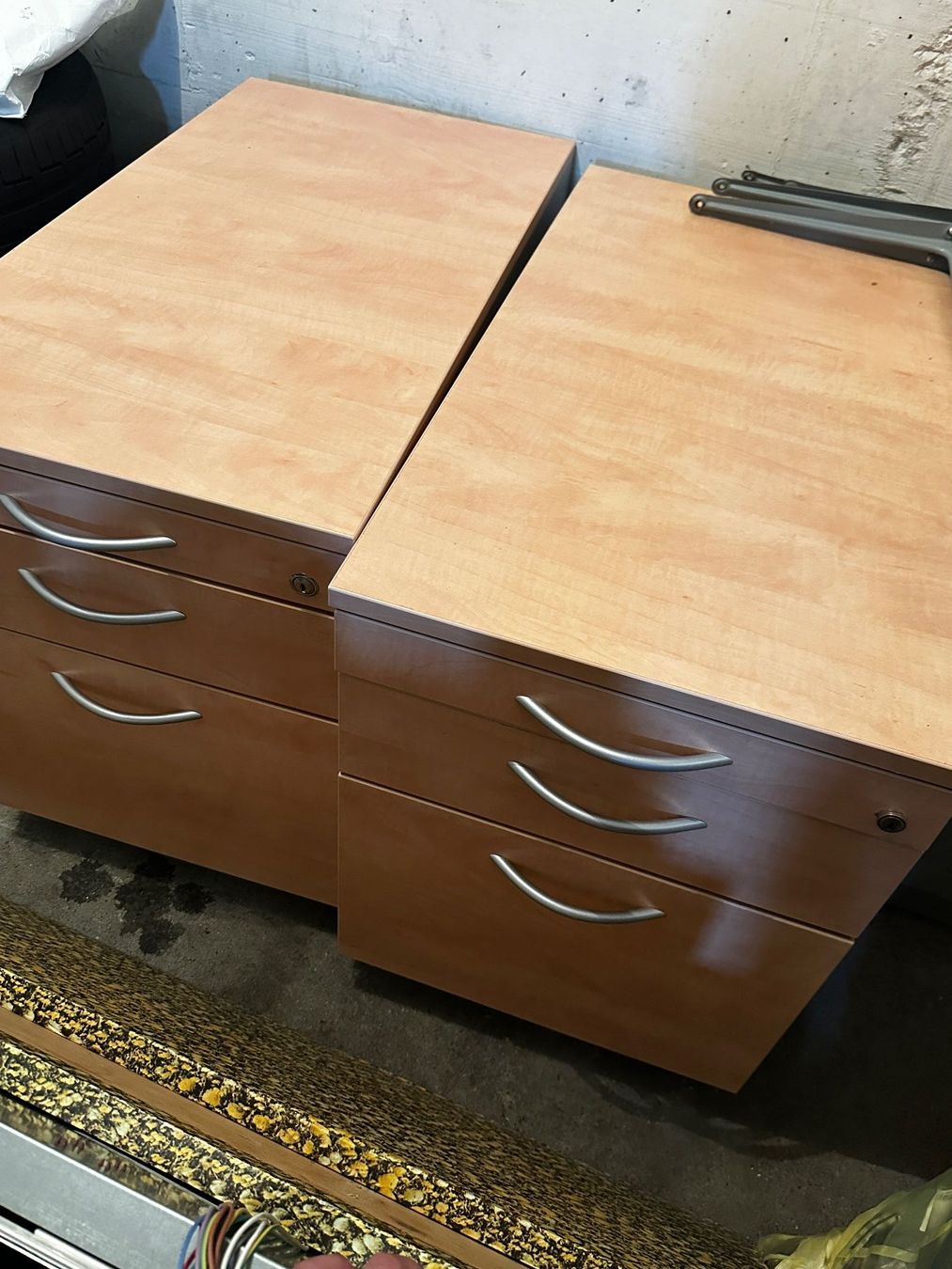 Banconi: 2 Stück gebrauchte Büromöbel Rollcontainer Top Zustand! – Usato da Uzwil venduto da pat_dvr2