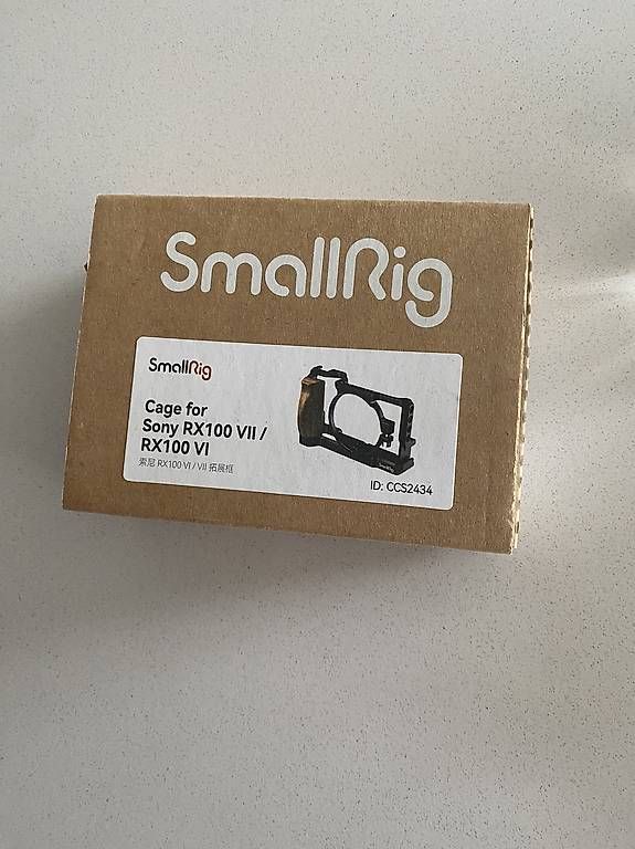 Fotocamera: SmallRig Sony RX100 VII and RX100 VI Camera – Usato da Brittnau venduto da TanjaS23