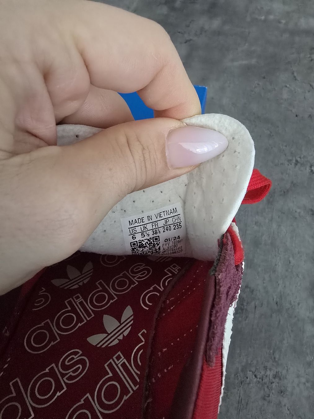 Adidas Damenschuhe: Adidas Rom Sneaker Gr. 38 2/3 Neuwertig – Neu (gemäss Beschreibung) aus Tobel von swisscap243 2