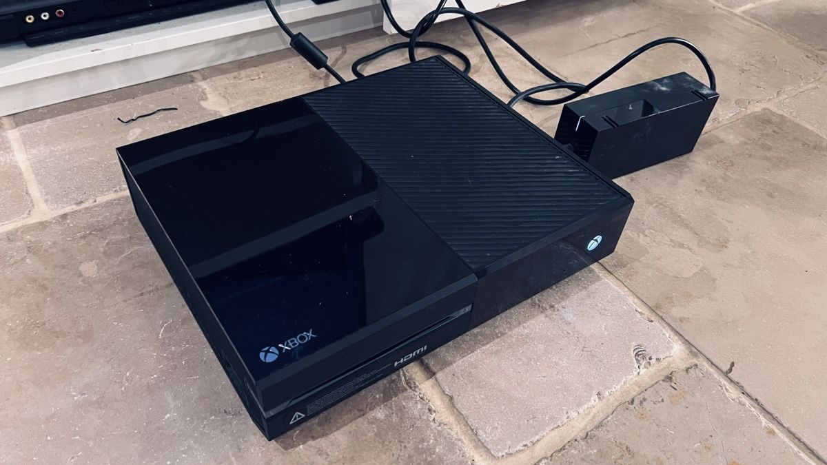 Microsoft Console: Xbox One Konsole mit Spielen und Headset – Usato da schöftland venduto da polymechaniker