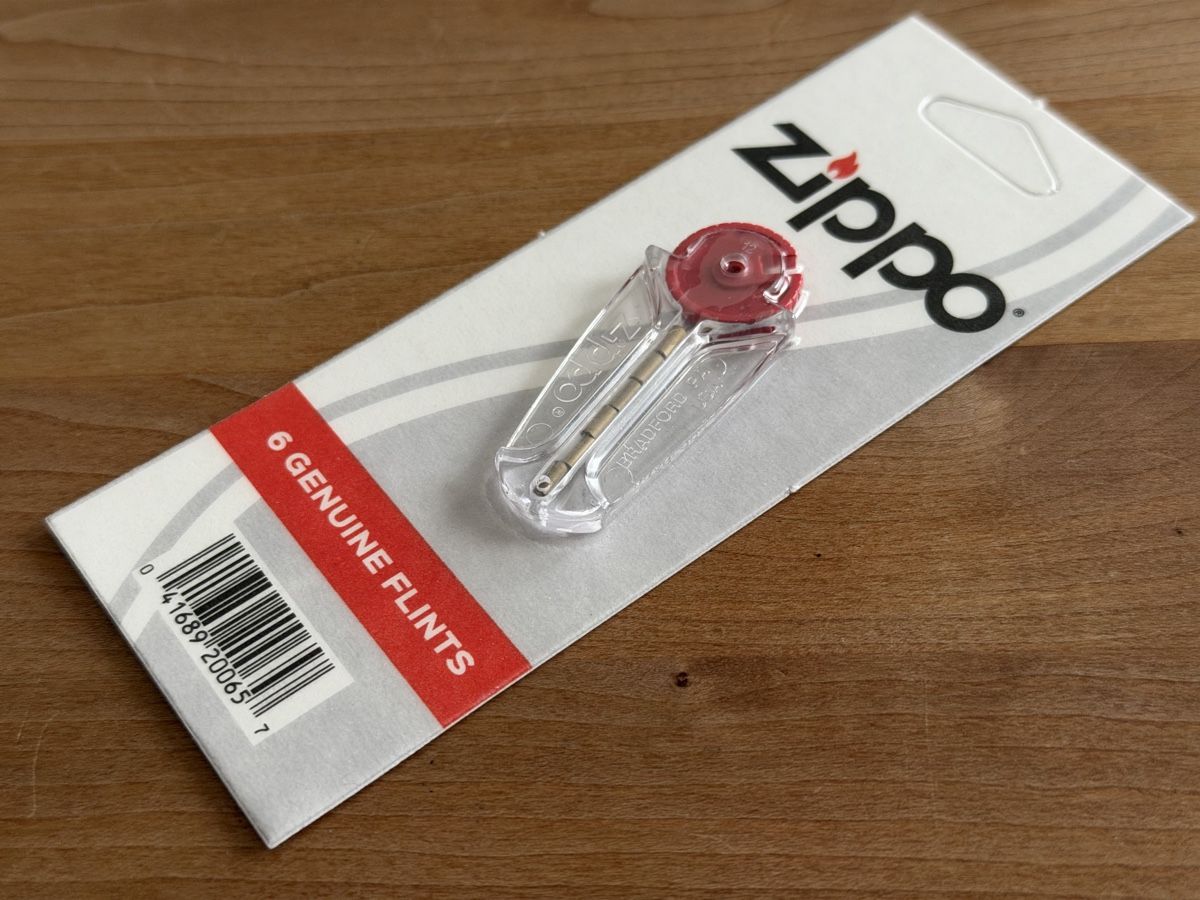 Zippo Accendini: Zippo Feuerzeug Flint oder Feuerstein – Nuovo e nell'imballaggio originale da Embrach venduto da watchesandlighters