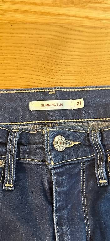 Jeans: Levis Slimming Slim Grösse 27 – Usato da Bern venduto da fab_tx65 1