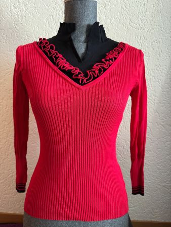Roter Pulli Pullover mit Rüschen Top Zustand Gr XS Frühling