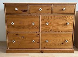 Rustikale Massivholz-Kommode aus Kiefernholz