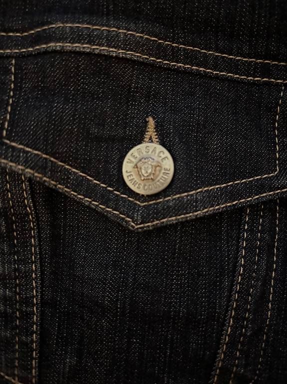 Versace Giacche: Véritable veste en jeans Versace vintage – Usato da Gland venduto da st20ch 3