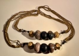 Collier sautoir vintage composé de pierres, corne et chaînes