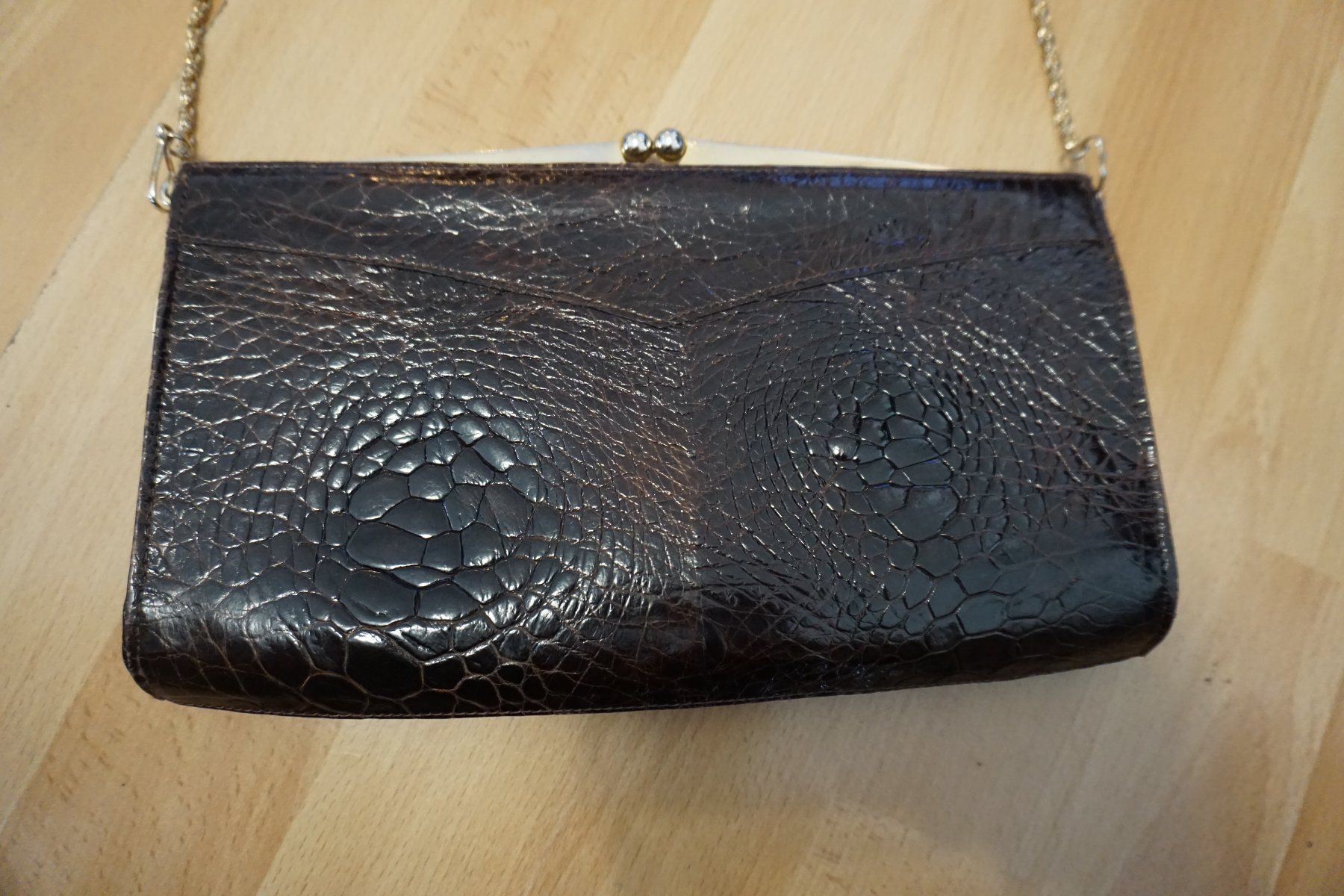 Taschen für Damen: Vintage Handtasche Kroko-Optik, braun – Gebraucht aus Zürich von einalemjena 1