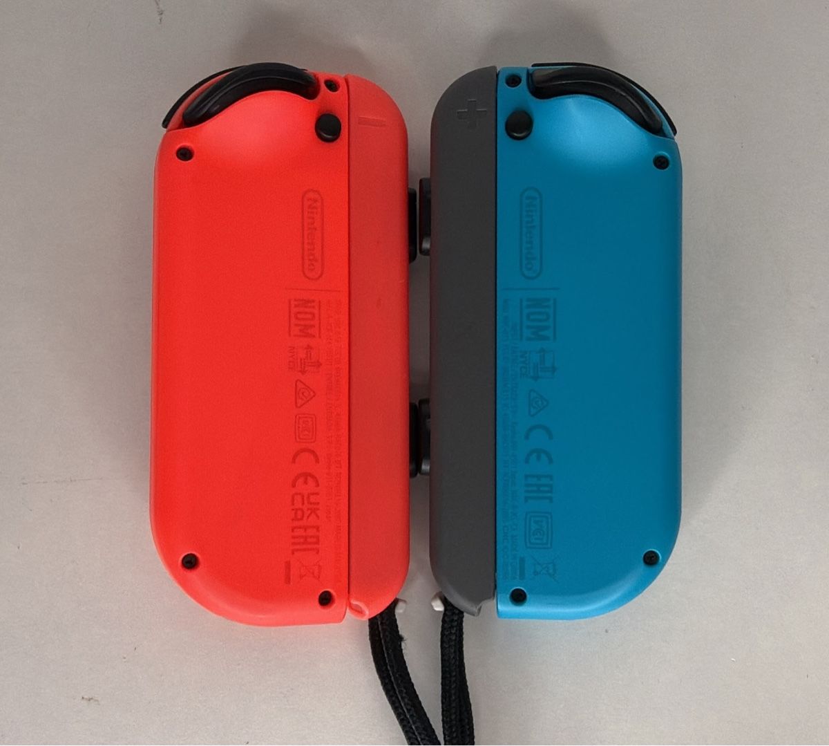 Nintendo Controller: Nintendo Switch Joy-Cons Left Blue Right Red - Perfect Cond. – Gebraucht aus Ehrendingen von bubulence 1