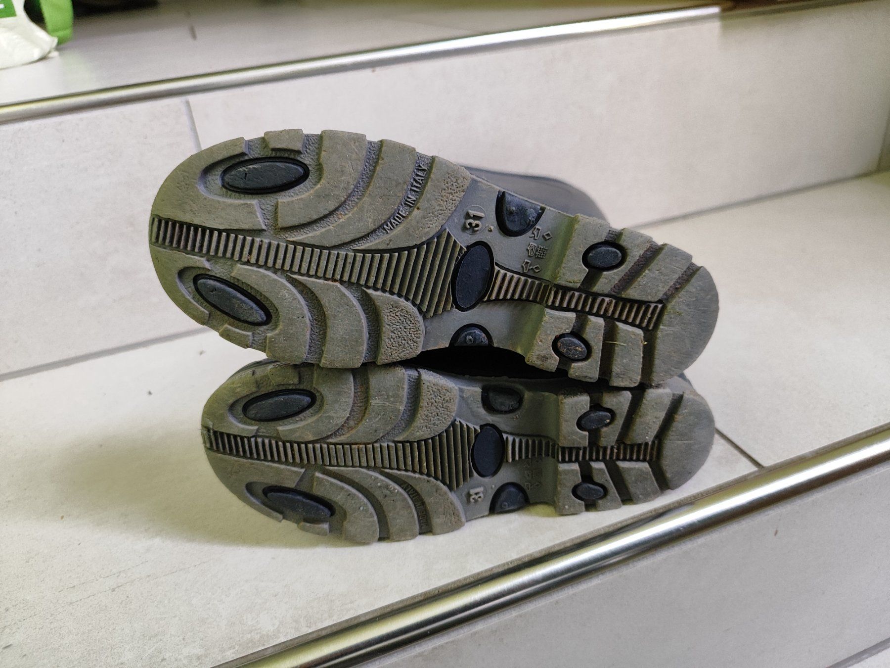 Schuhe für Jungen: Robuste Regenstiefel Gr. 31 – Gebraucht aus Seon von Mandes1 3