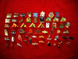 Kleine Pinsammlung mit ca. 60 Werbe- und Firmenpins