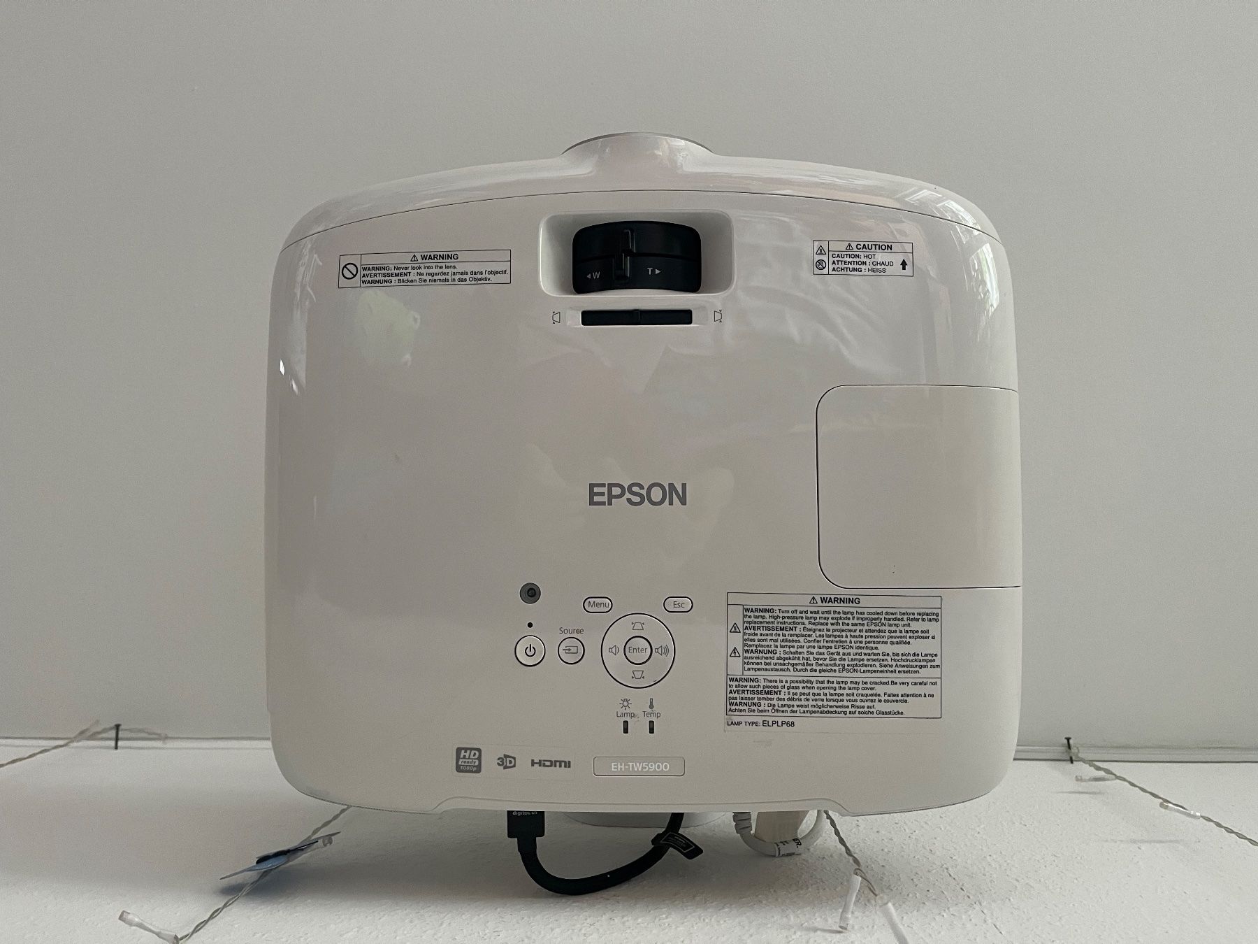 Epson Proiettori: Epson EH-TW5900 Beamer – Usato da Luzern venduto da TilaShe 1