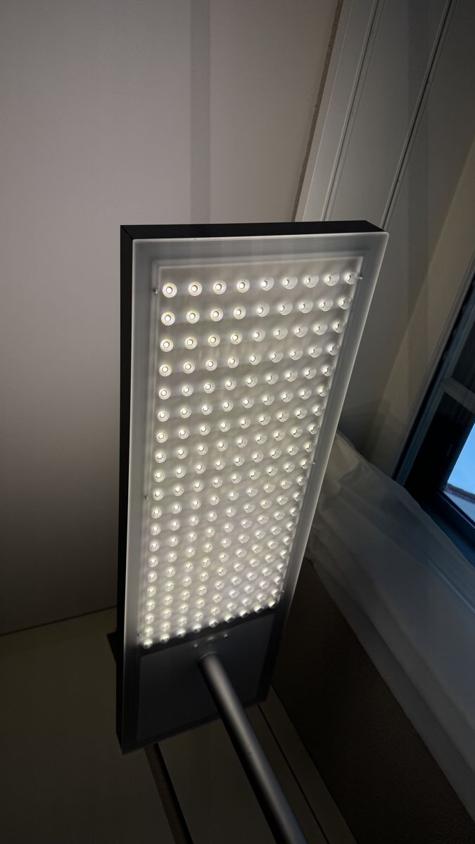 Lampes: Nimbus Stehleuchte mit Bewegungssensor und Dimmfunktion – D'occasion à Uitikon Waldegg par sab271 4