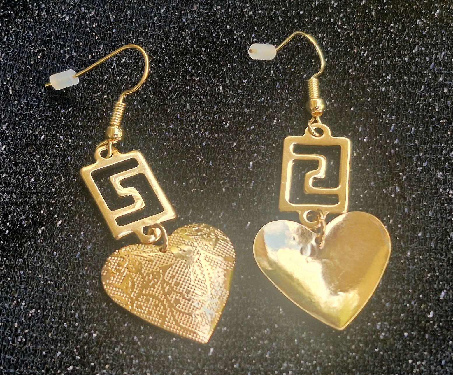 Ohrringe & -stecker: Orecchini pendenti dorati a forma di cuore – Neu (gemäss Beschreibung) aus Giubiasco von Stefaniav 3