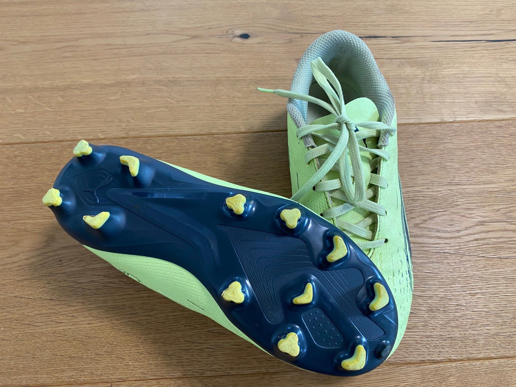 Puma Schuhe für Jungen: Fussballschuhe, Puma, Gr. 33 – Gebraucht aus Oberkirch LU von HubRen 1