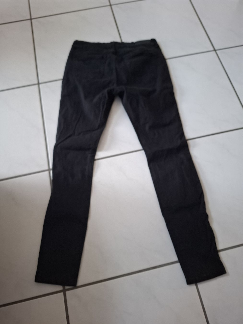 Jeans: Schwarze Jeans, Top Zustand, Grösse 42 – Usato da Aarberg venduto da Happy058 1