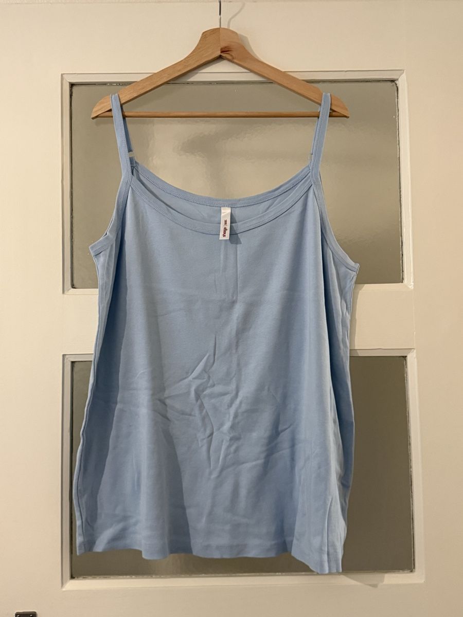 Top: 2x Top/Unterhemd, Grösse 52 Beige und Hellblau – Nuovo (secondo la descrizione) da Basel venduto da zukk_ 2