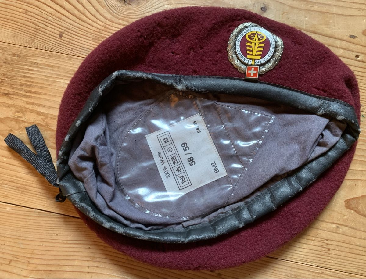 Schweizer Armee Copricapi, berretti & cappellini: 3 Beret der CH Armee – Usato da Goldingen venduto da Bergler012 3