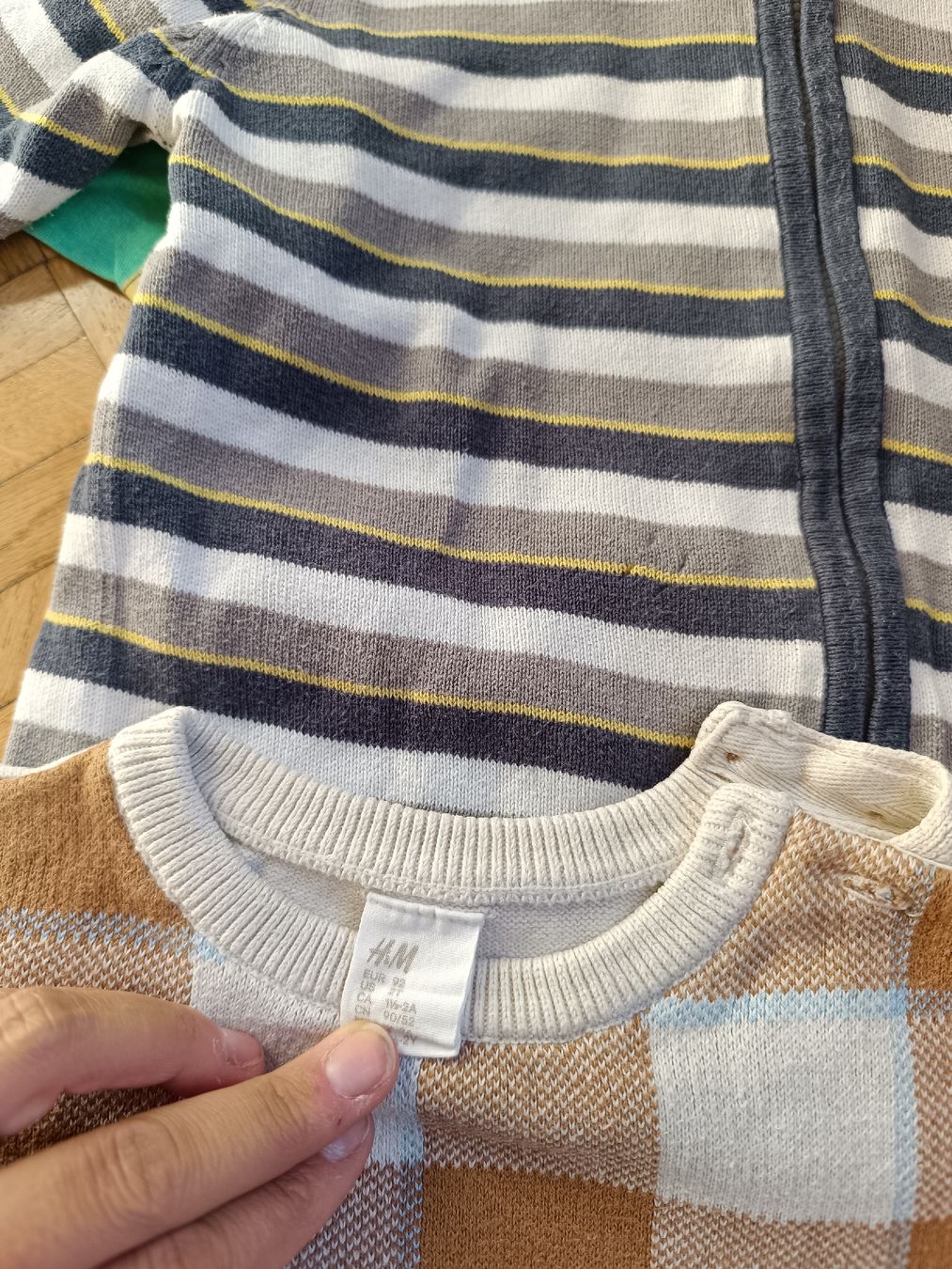 Lotti & Set di vestiti: Kleiderpaket Pullover Jungen 86/92 – Usato da Malans GR venduto da maassl 1