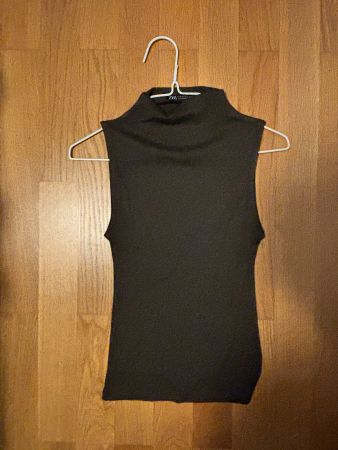 Zara Top, Grösse S in der Farbe dunkeloliv