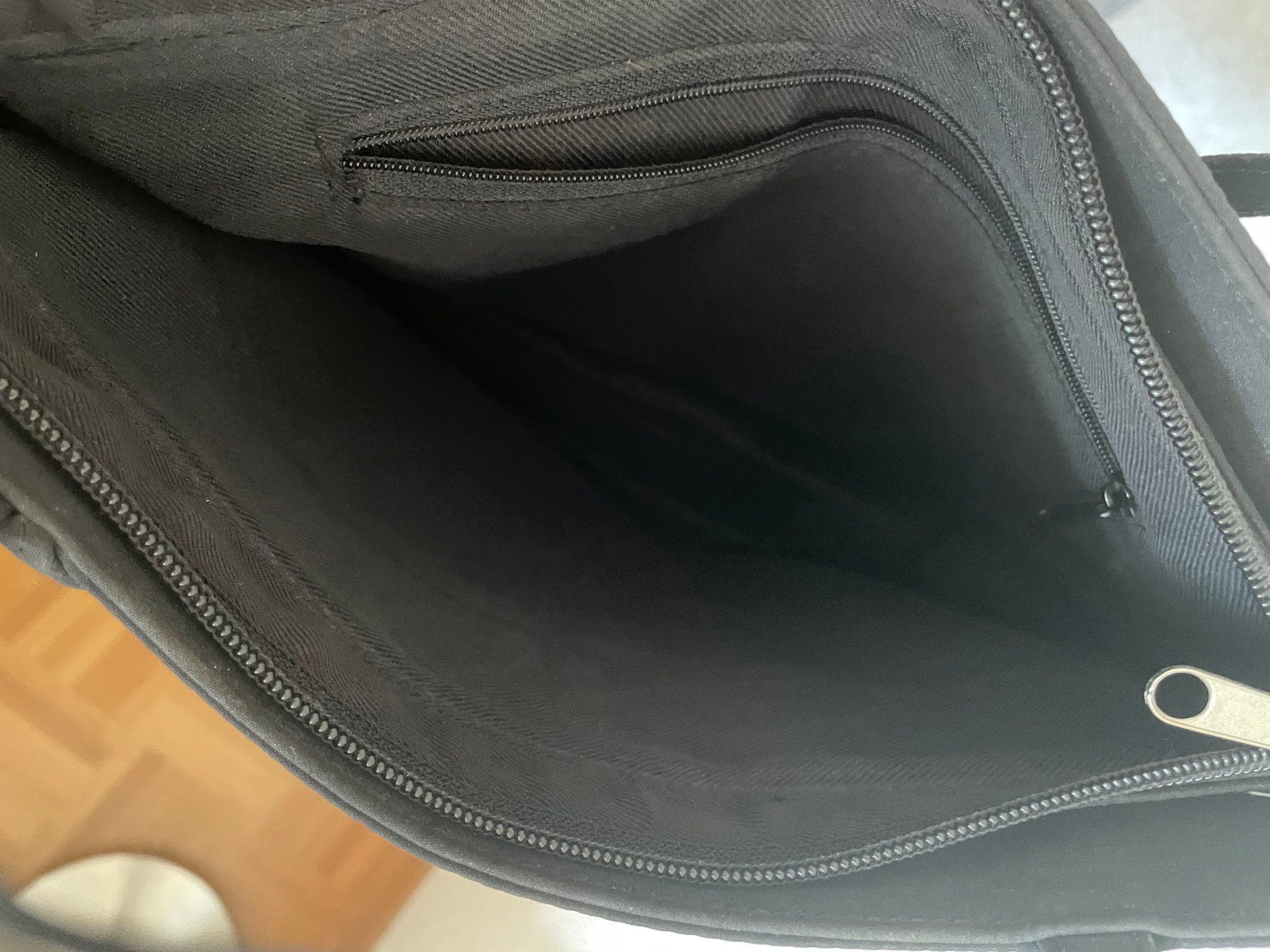 Borse da donna: Schwarze Tasche Rigany – Usato da Münchenbuchsee venduto da hamama18 3