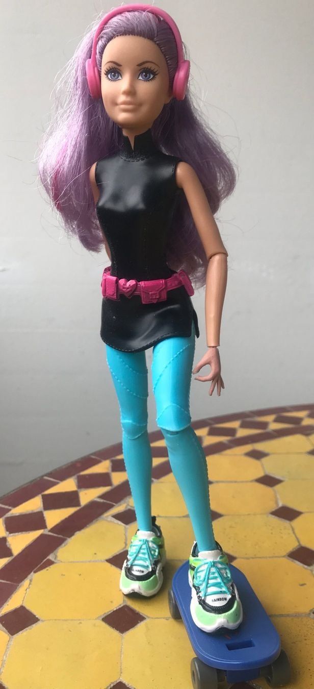 Puppen: OOAK 2015 Skateboarder Barbie – Gebraucht aus Onex von johnca 3