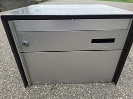 Briefkasten dunkelbraun silber gebraucht guter Zustand