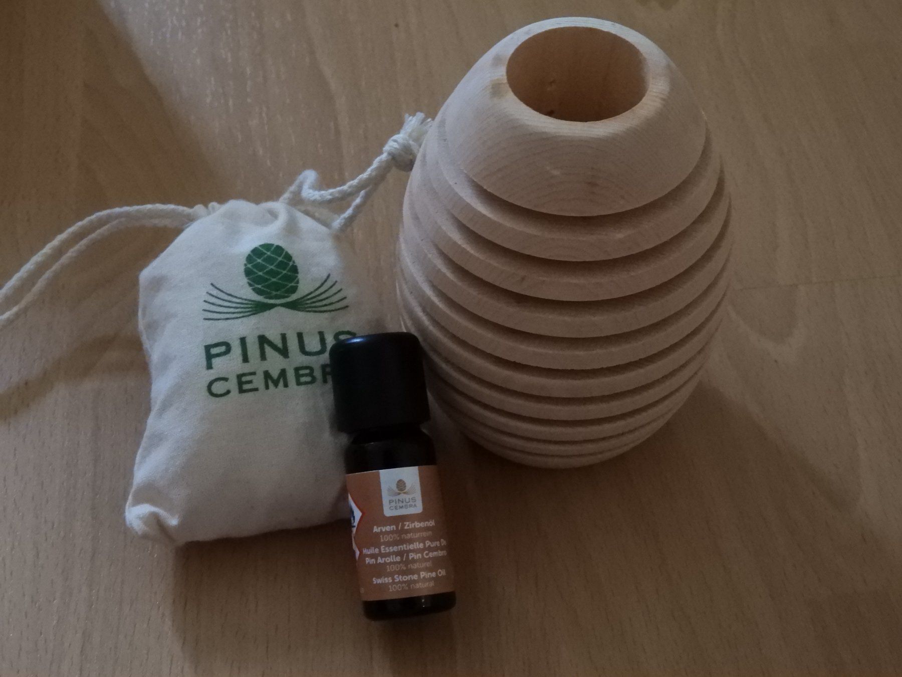 Diffusori di oli essenziali: Diffuseur en bois d'arolle, NEUF! - idée cadeau – Nuovo e nell'imballaggio originale da Dombresson venduto da sev_bsb8